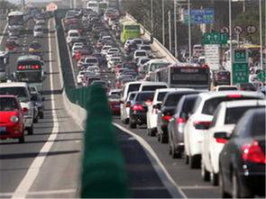 堵车吃瓜图文,吃瓜群众见证城市生活百态  第2张