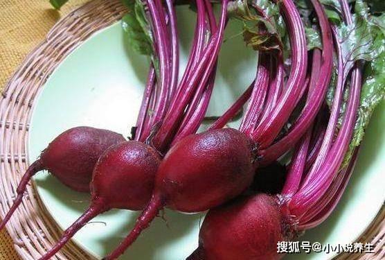 甜菜包瓜怎么吃,甜菜包瓜的多彩食法探索