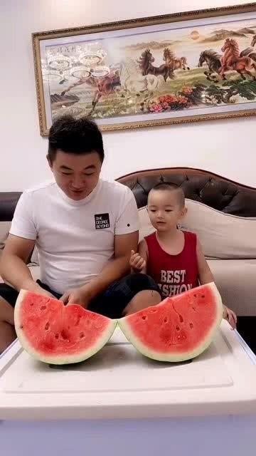 父亲吃瓜比赛,一场父亲们的欢乐吃瓜盛宴  第2张